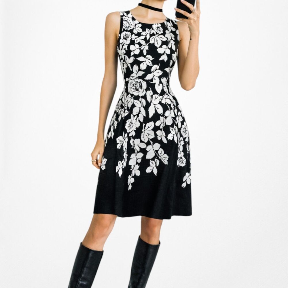 Vintage Y2K Black White Sleeveless Floral Knee Length Flared Skater Dress Size M